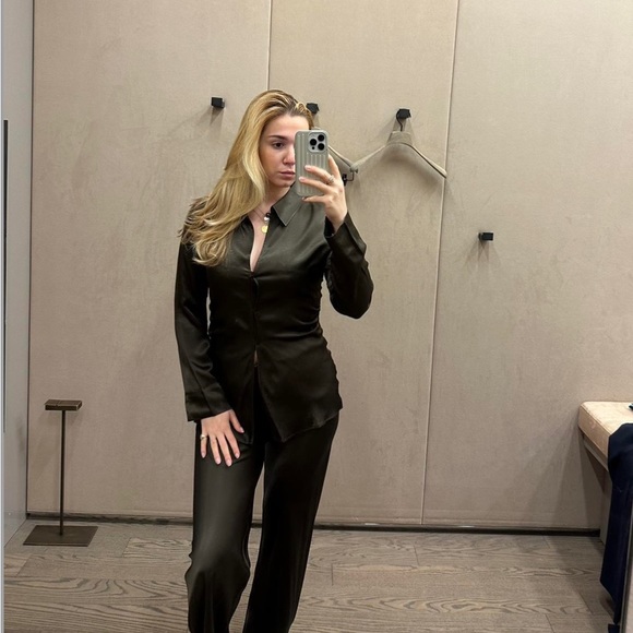 Zara chocolate brown blouse and trouser set. (Chic pyjama style). - Picture 4 of 7